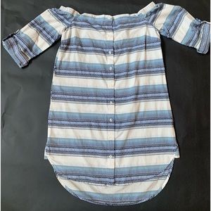 Bella Dahl Small off-shoulder dress, button up, tool cuffed sleeves, side detail